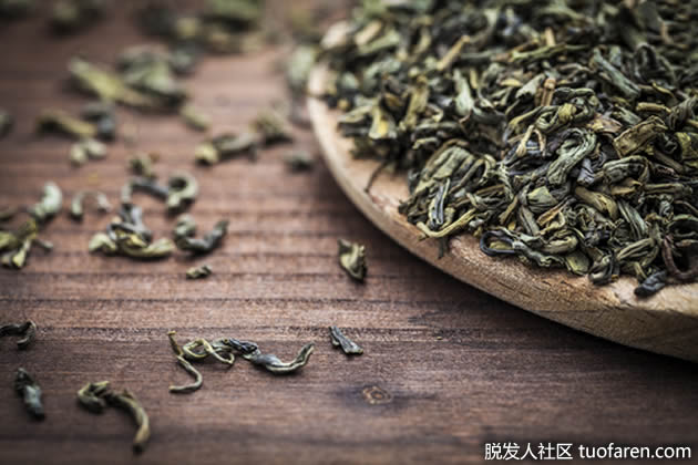 去除头皮屑的 10 种流行方法